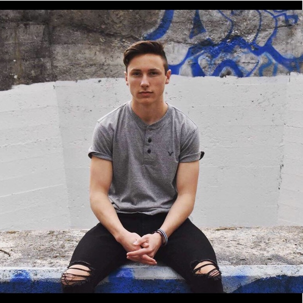 Meet your Posher, Justin j